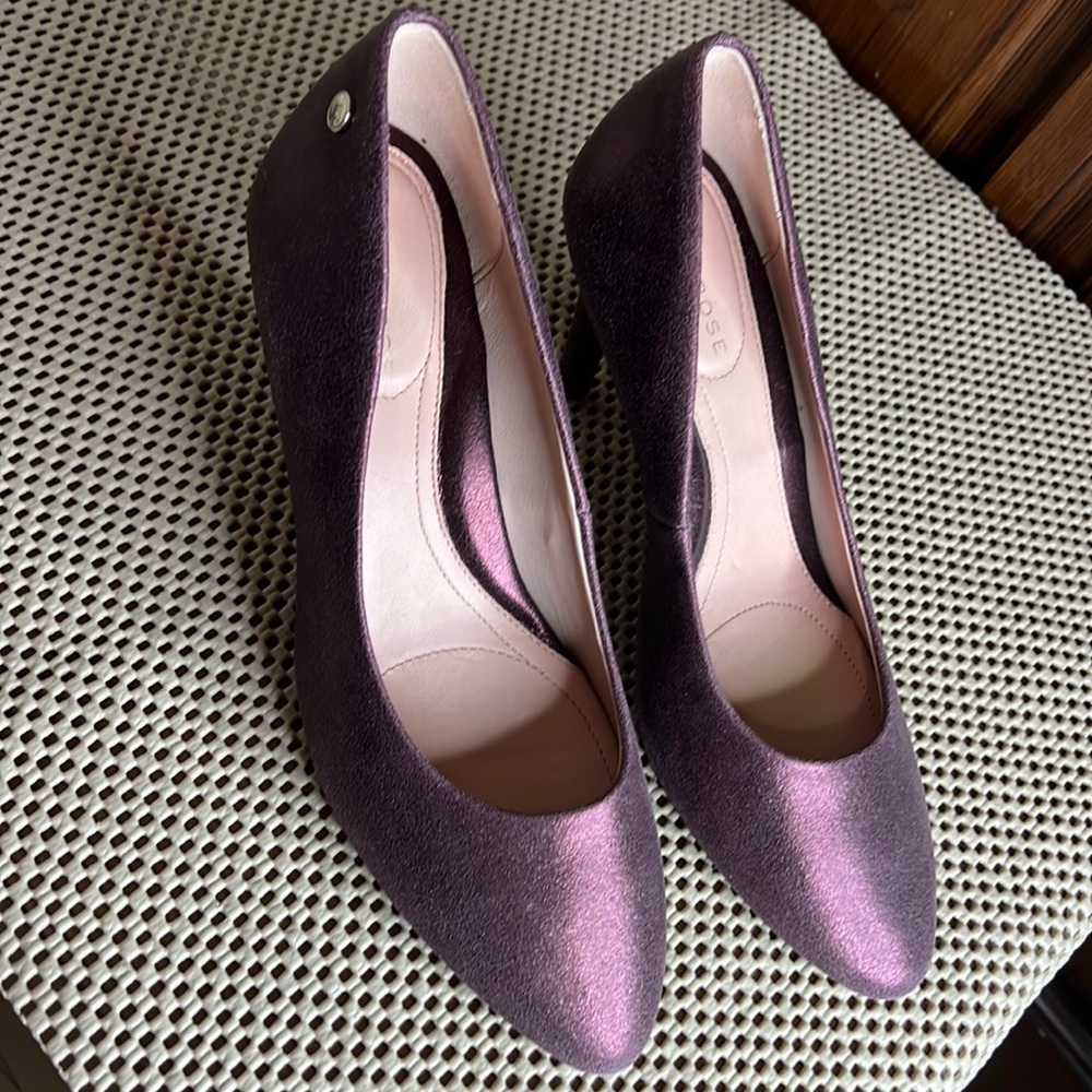 Taryn Rose, color wine/shimmer heels, size 7B/37 NEW